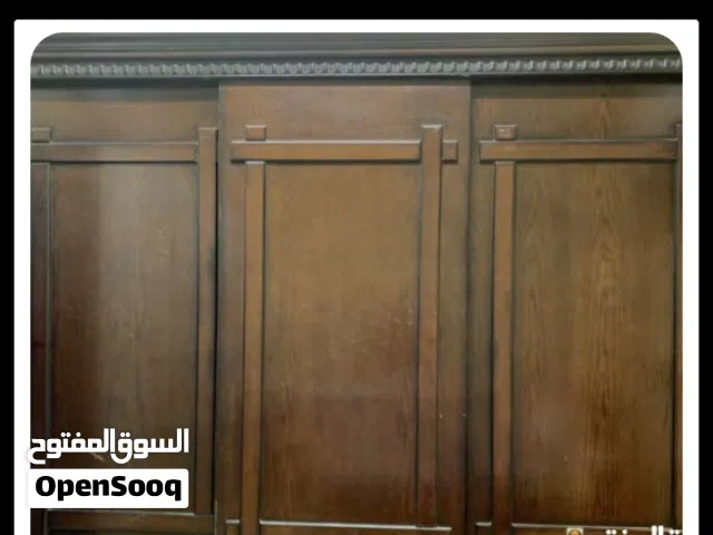 خزانة ملابس كبيره تفصيل خشب اصلي وممتاز