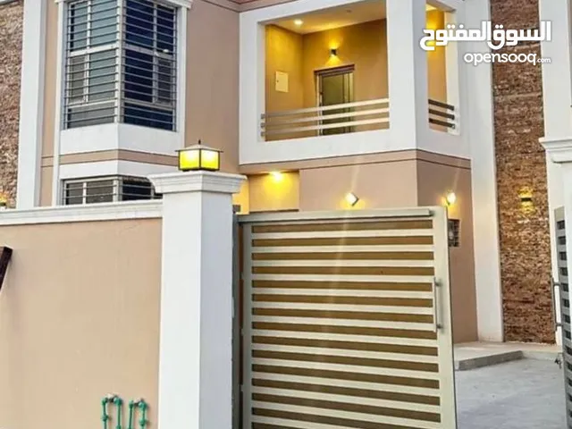 منزل سكني للايجــــار البصرة - مدينة النرجس السكنية المساحة 300م فئة B على شارع 20 متر مقابيل حديقة