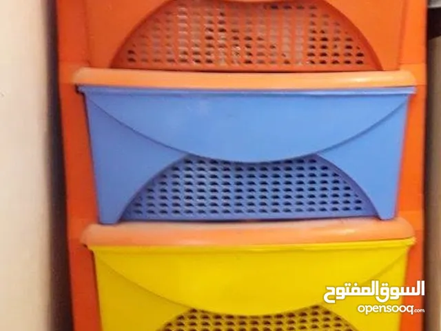 طاولات خزانة بلاستيكية نثريات للبيع
