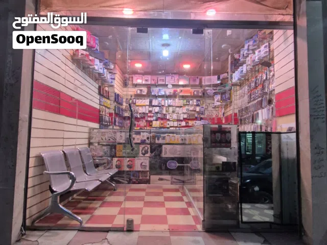 محل إلكترونيات للبيع