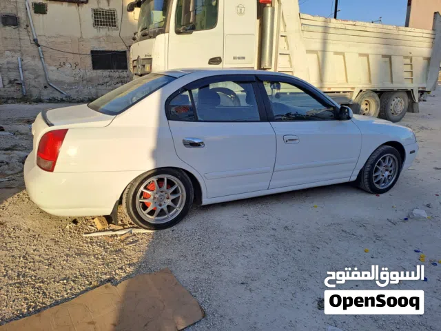 2002 هيونداي افانتي Standard