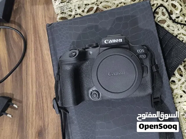 كانون R10 شبه جديدة شتر اقل من 1000 معاها 50 ملي  RF وسير