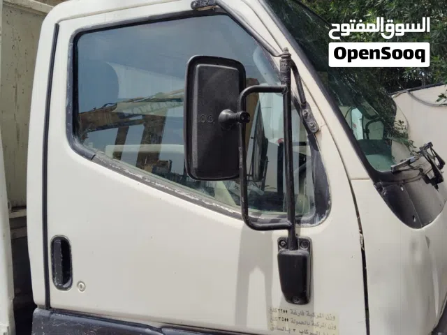 Mitsubishi canter 2000 model