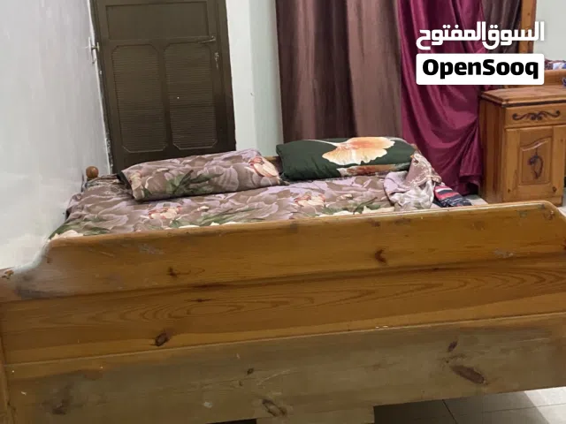 اثاث شقه للبيع مع مكيفات وفرن
