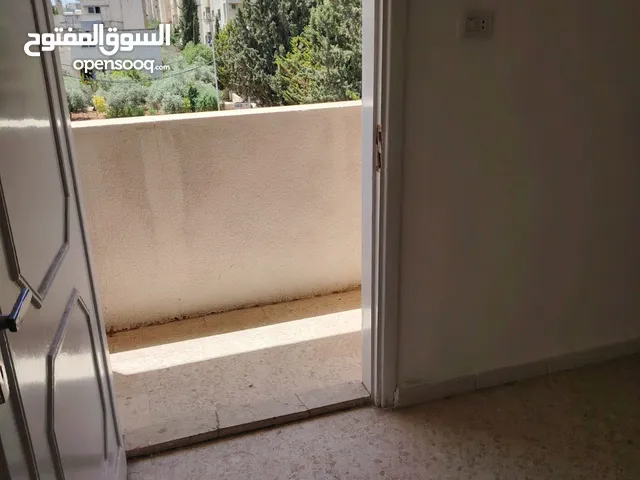 شقة للايجار جنوب ميدان الشهداء بسعر مغري