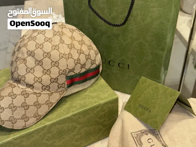كاب Gucci نظيف مستعمل مع الكرتون (غوتشي) اصلي*