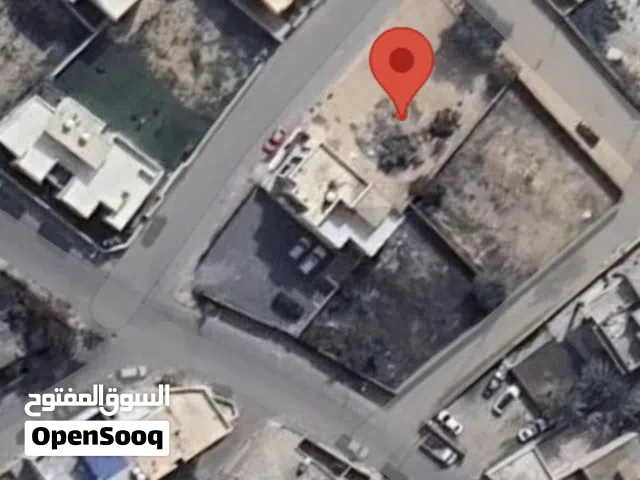 قطعة ارض سكنية موقع ممتاز واجهتين مساحتها 335م شارع قطران الموقع سوق الجمعه الحشان خلف جامع بوزعينين