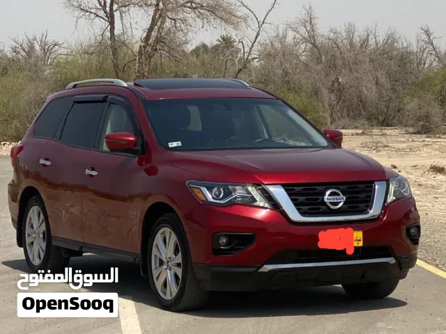 Used Nissan Pathfinder in Al Dakhiliya