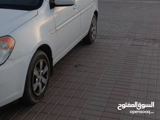 Hyundai accent 2011