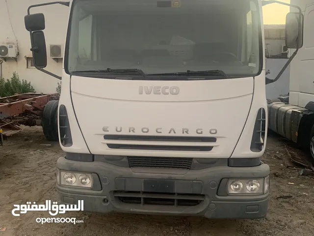 Tow Truck Iveco 2007 in Abu Dhabi