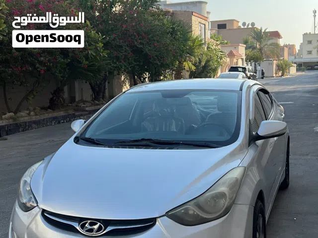 2012 Hyundai Elantra Standard