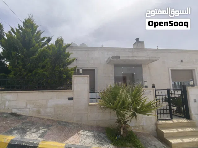 180 m2 4 Bedrooms Townhouse for Sale in Zarqa Birayn