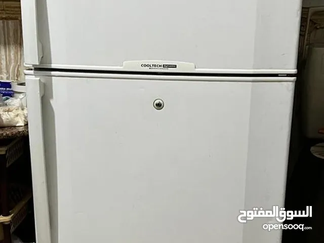 ثلاجه للبيع بسعر عرطه قوووووي