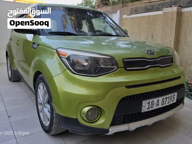 2017 كيا سول LX