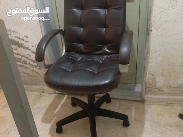 لدي شقه في الياسمين للايجار قريبه من سيتي ستار قريبه من شارع الدرع قريبه من حي نزال قريبه على عبدون