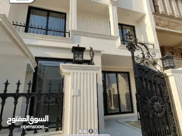 بيت للبيع في مجمع هوليري نوي المساحة 150 م