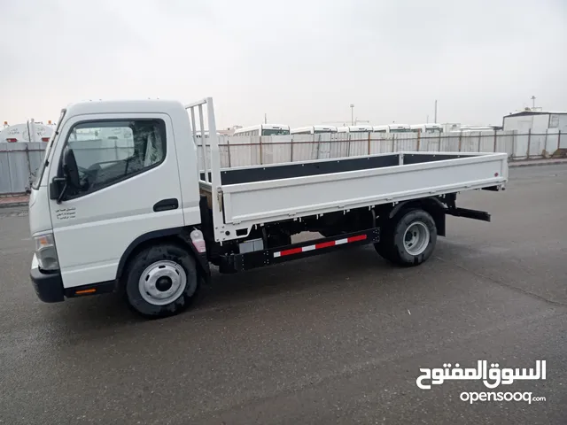 ميتسوبيشي كانتر 2023 اصفار للبيع وارد الملا