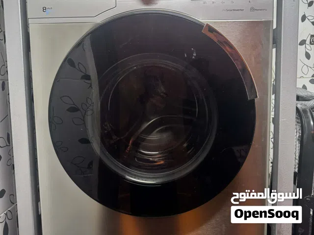 غسالة ملابس بيكو (Beko) مزودة بخاصية التجفيف، وتتميز بسعة غسيل تصل إلى 8 كيلوغرام وسعة تجفيف 5 كيلو