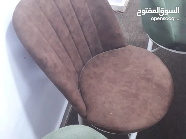 اثات كراسي وطاولات للبيع..سعر الكرسي 90 دينار
