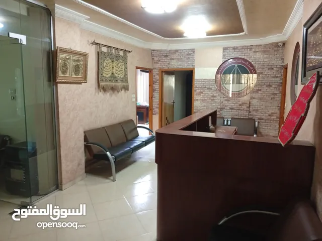 مكاتب تجاريه للبيع في الخليل منطقة شارع السلام مقابل مسجد الانصار