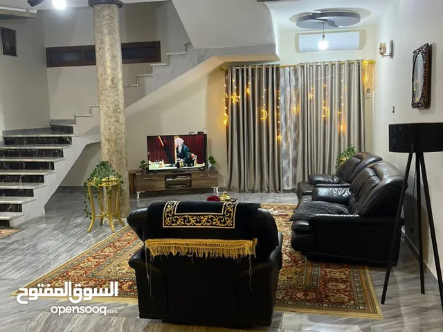 360 m2 4 Bedrooms Townhouse for Sale in Tripoli Al-Jabs