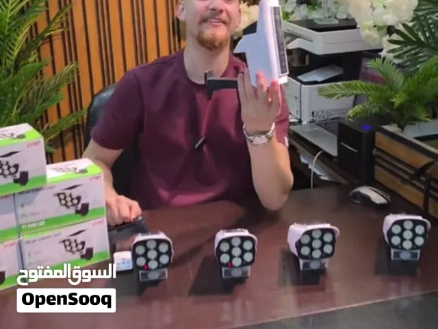كشاف على شكل كاميرا 77 SMD LED – إنارة قوية، شحن بالطاقة الشمسية، وتشتغل أوتوماتيك عند مرور الأشخاص.