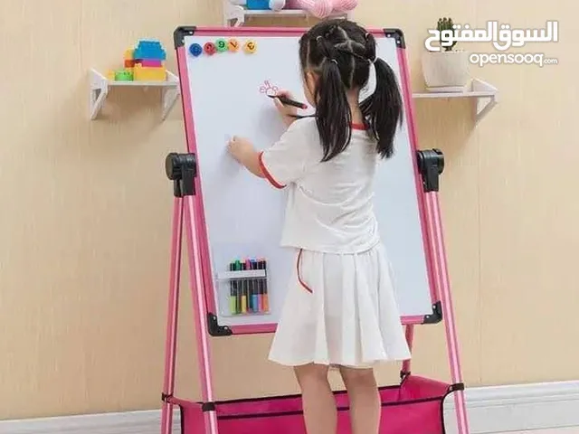 لوح تعليمي للاطفال مزدوج (وجهين) يشجع التنمية الفنية للاطفال من خلال الرسم والكتابة
