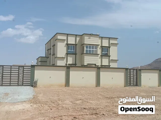 للإيجار فيلا طابقين في صور الغليلة