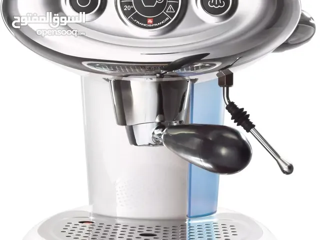 Illy coffee making machine with steamer