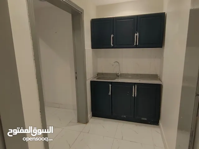 170 m2 1 Bedroom Apartments for Rent in Al Riyadh Al Qadisiyah