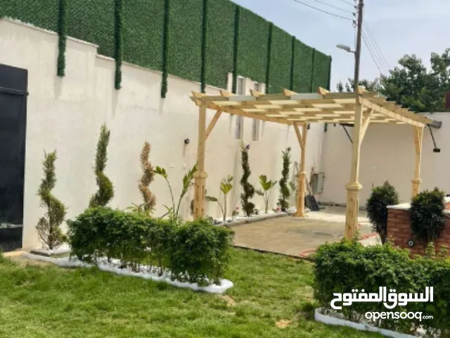 سياج عشبي جميل