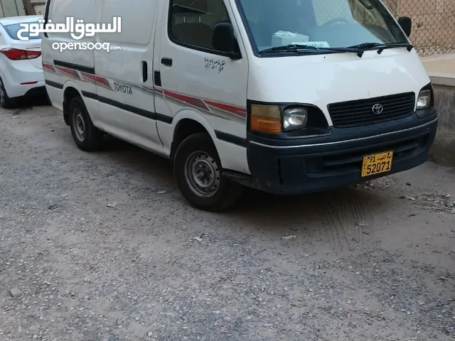 تويوتا 2004 بحاله ممتازه باص مقفل براد هايس