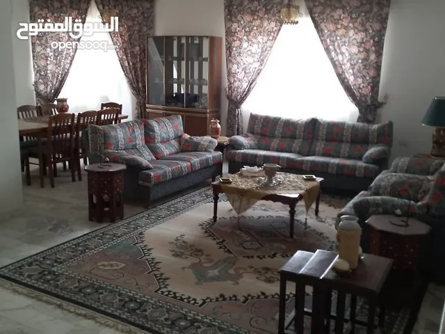 200 m2 4 Bedrooms Apartments for Sale in Amman Um El Summaq