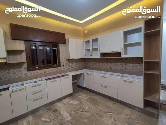 تركيب وفك وصيانة جميع انواع المطابخ والديكورات 55533888