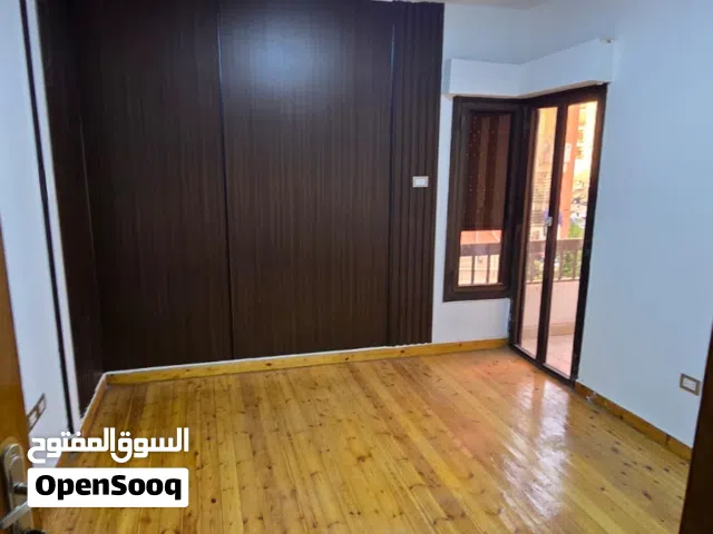 للإيجاربأرقي موقع بالمنطقه الأولي أول عباس العقادم. نصر للمكاتب الاداريه والهندسية