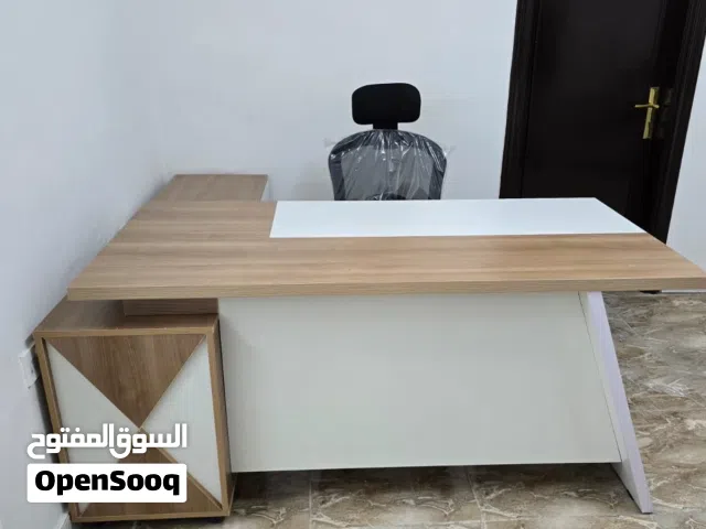 مكاتب إدارية بتصميم عصري ومميز مناسب للغرف الصغيره عدة الوان من لامينيت للأثاث المكتبي