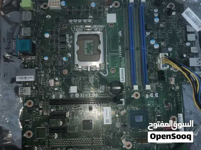 مذربورد فحم بهذا الشكل بحثت عليه طلعت تاخذ معالجات جيل 12 وبيهه مكانين للرام نوعهه leno