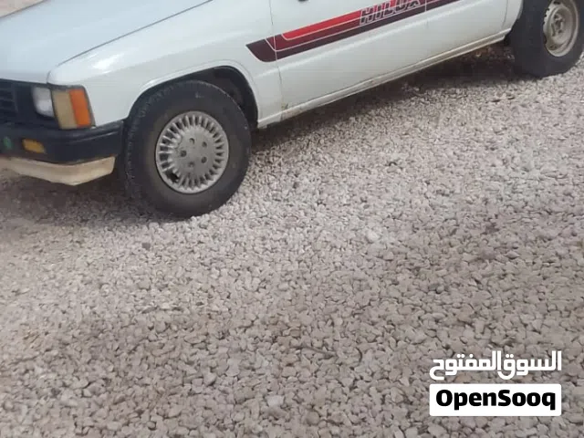 1987 تويوتا هيلوكس GLX