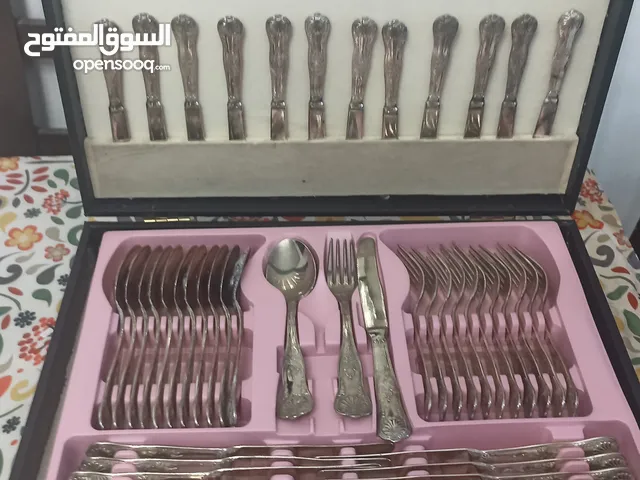 طقم فضيات سفرة معالق شوك سكاكين 76قطعة للبيع السعر 6,500 قابل للتفاوض