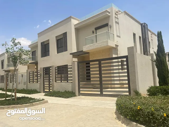 200 m2 4 Bedrooms Townhouse for Sale in Cairo Fifth Settlement