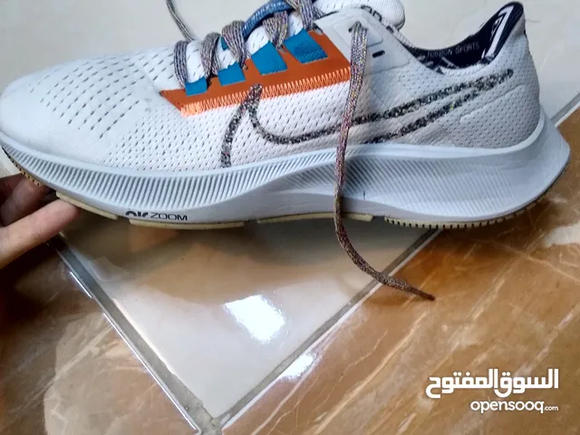 42 Sport Shoes in Amman