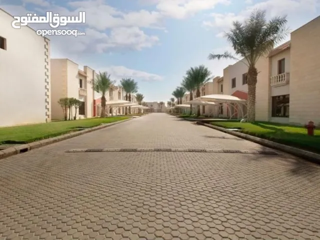 كمباوند للبيع شرق الرياض مساحة مليون متر