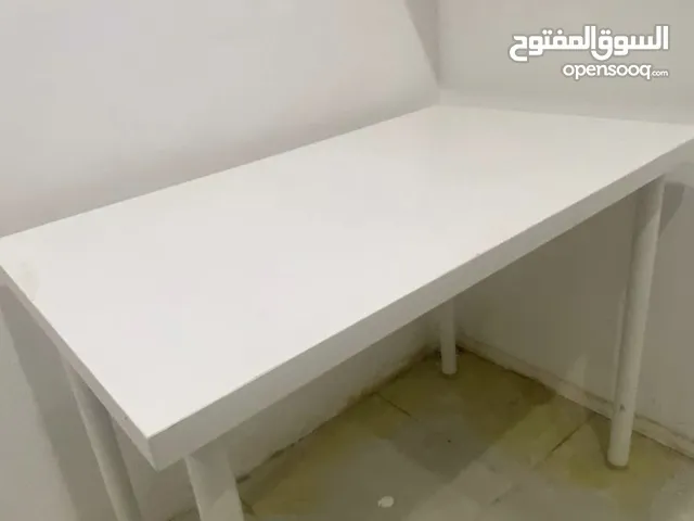 طاوله ايكيا استعمال خفيف ب7 دنانير فقط