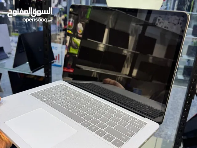 Surface laptop studio 1  Cor i7 gen 11 H Ram 32  Hard 1 tb  Rtx 3050 Ti