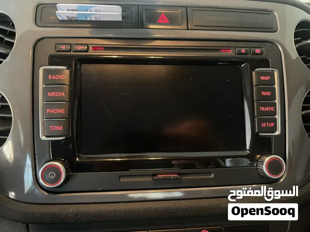 جهاز صوت فيديو مستعمل للسيارات بحالة جيدة وشاشة واضحة  متوافق مع VW Golf , Jetta , Tiguan , Passat