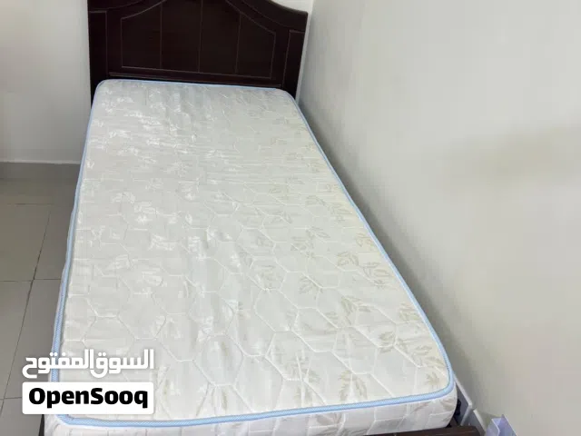 Singles Bed (w mattress)