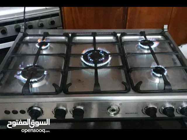 5 Burner Cooker with Oven(Oven need to repair)
