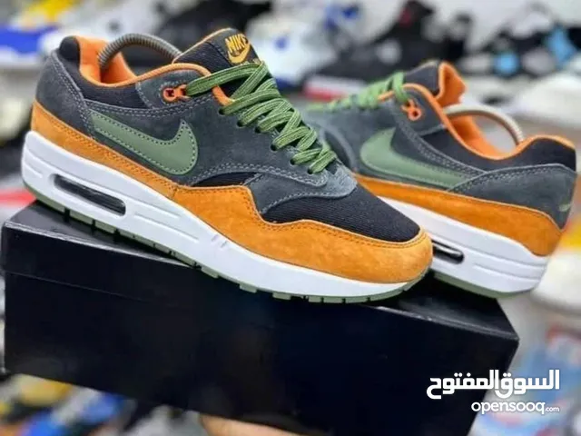 شوزات NIKE  Size 40 to 45 السعر 21ريال