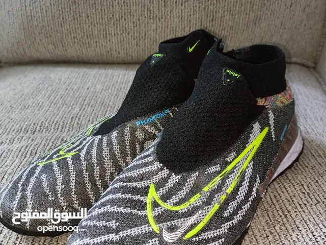 44 Sport Shoes in Irbid