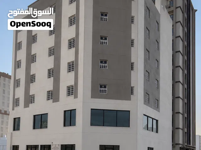 محلات ومعرض بادر بحجز مساحتك التجارية في مبنى الأوقاف (المعبيلة شارع النزهة)